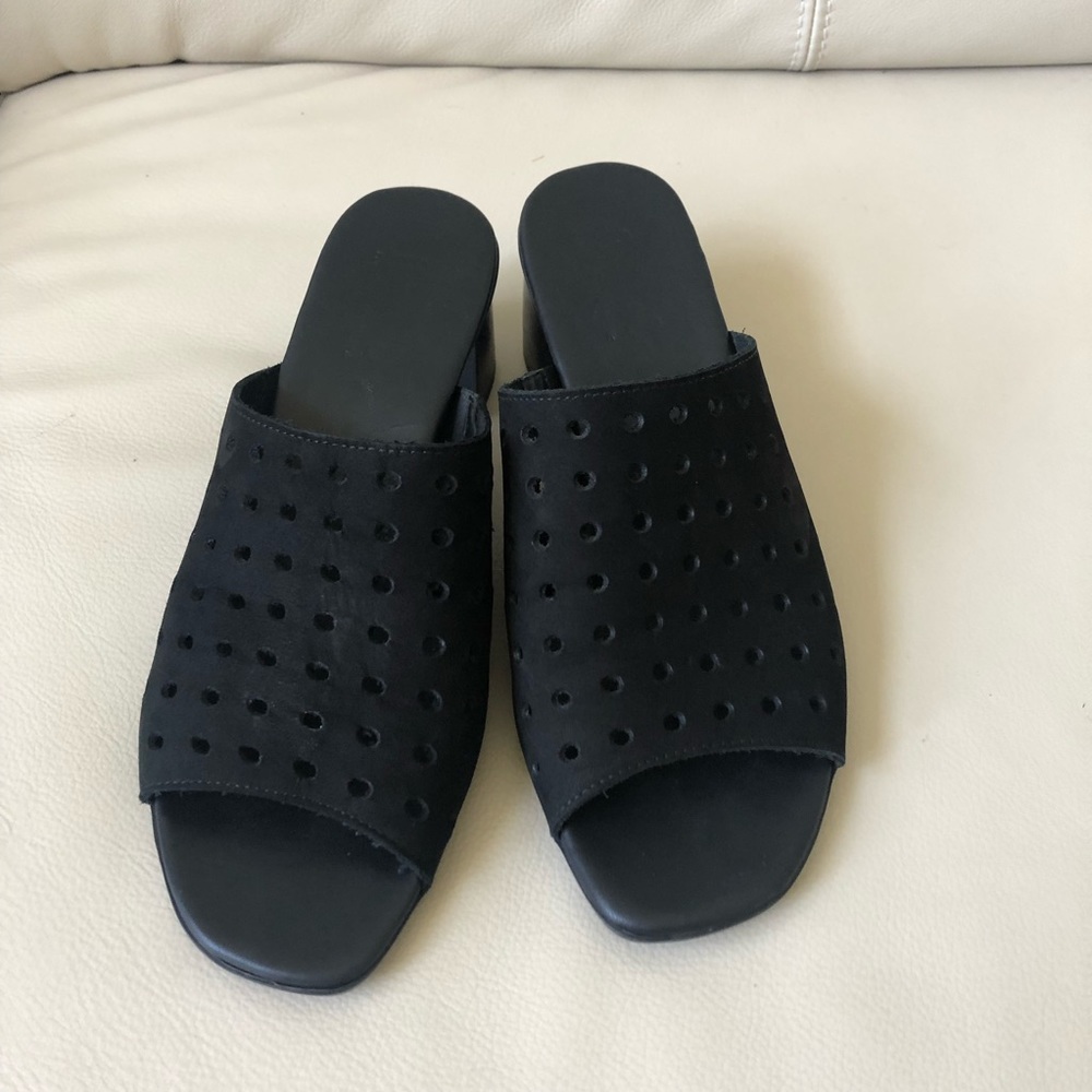 Munro Jules mule. Blk leather upper and lining